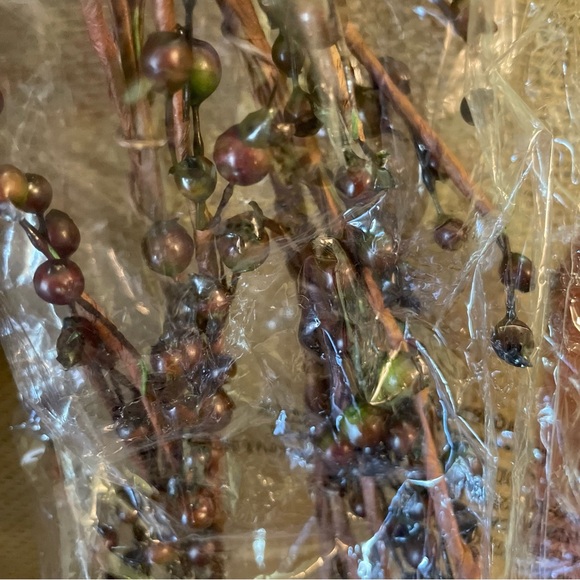 3 Garlands Primitive Berry for Farmhouse, Cottage and Rustic Mantel, set of 3 - Picture 6 of 10